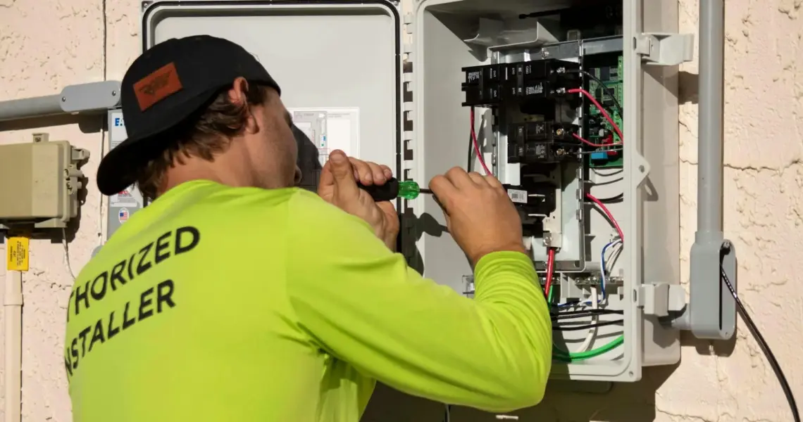 Eltavle med HPFI-relæ – derfor er det lovpligtigt i dit hjem